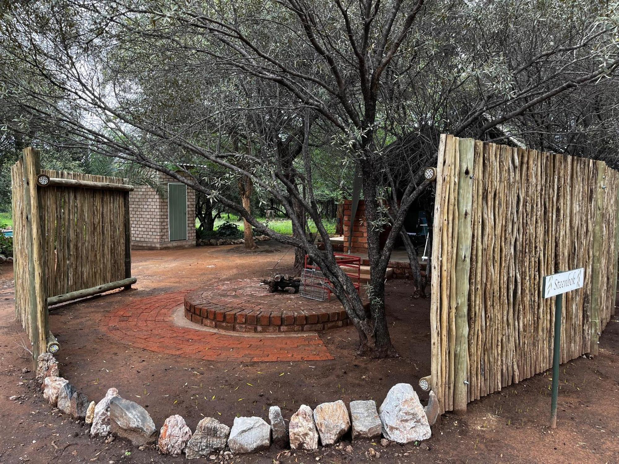 Olienhoff Guesthouse And Rest Camp Otavi Εξωτερικό φωτογραφία